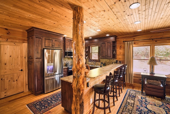 Penrose Vacation Rental | 2BR | 1BA | 950 Sq Ft | Steps Required