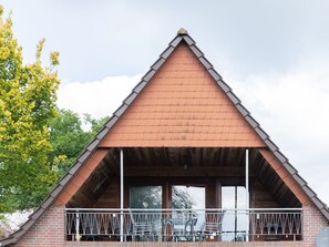 Die Ferienwohnung liegt in der ersten Etage des Hauses.