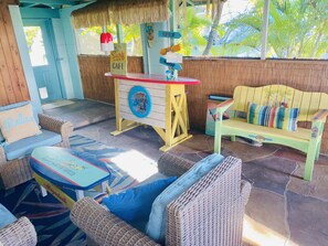 Extra space with this covered and screened in Lanai

