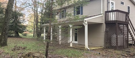 Front of home, covered porch