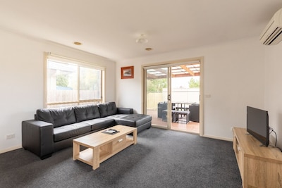 Outer Edge Holiday House is a 3 bedroom property great for getaways & long stays