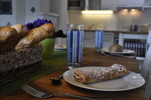 Bäckerei mit leckeren Brötchen in Mühlbach (1,2 km)