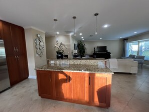 Beautiful kitchen and living room open concept for  comfortable entertainment!