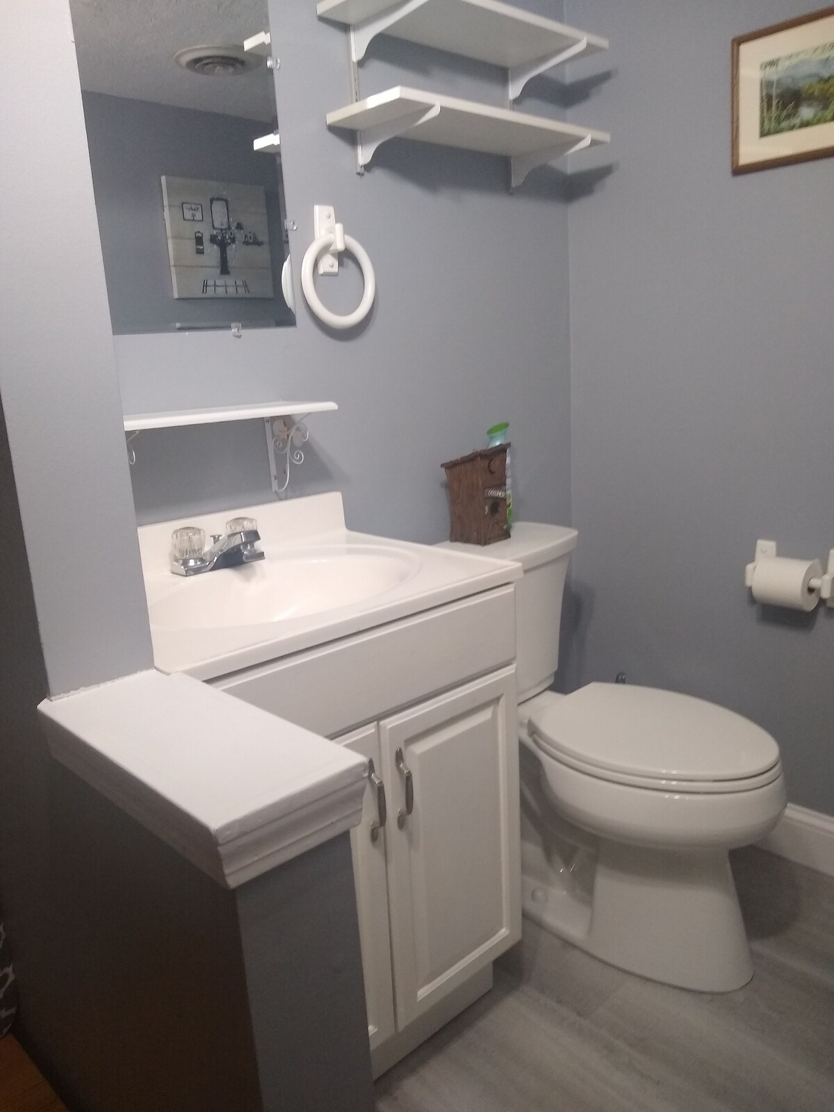 Quiet, clean, and comfy: Centrally Located In The Mt. Washington Valley.