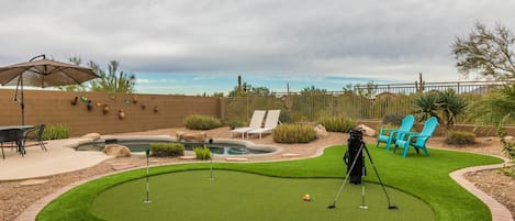 Putting Green,Pool, mountain views