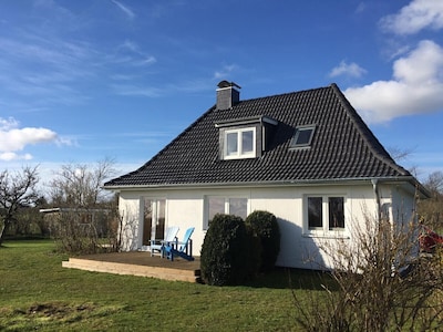 Nordseeblick holiday home in a secluded location with sea views and dog