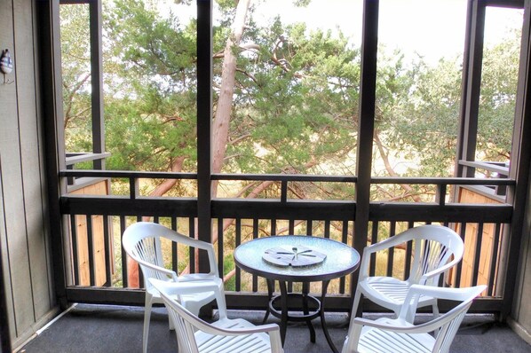 Mariners Cove 219B balcony