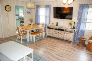 Guest Cottage 8G living area