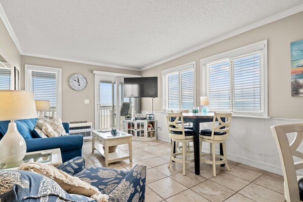A Place at The Beach 9540-2H Living Area