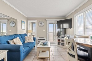 A Place at The Beach 9540-2H Living Area