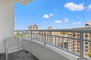 Horizon 516 Balcony