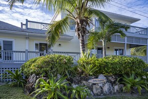 Salty Dolphin House (formerly Richview) is a newly remodeled, luxurious, 4-bedroom, 4-bath home. 
Located on the historic Banks Road, directly across from French Leave Beach, the premier location on Eleuthera, a mile from the town of Governor’s Harbour and a mile from Tippy's Restaurant.