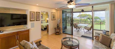 Living room leading to the private lanai