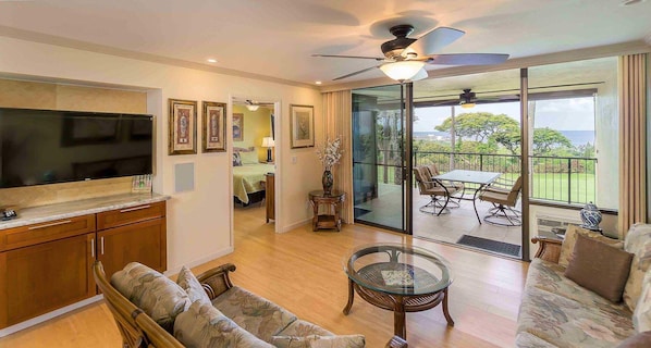 Living room leading to the private lanai