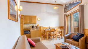 Welcome to our cozy apartment by the pistes!
