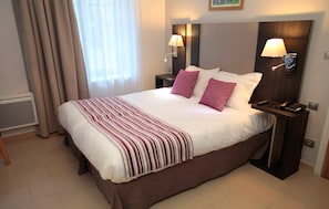 Drift to sleep in the Double bed or 2 Single beds in the bedroom - let us know what you prefer!
