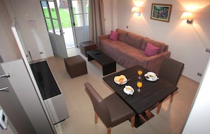 Come and stay in our cozy and welcoming 2 bedroom apartment.