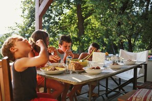 breakfast lunch and dinner alfresco