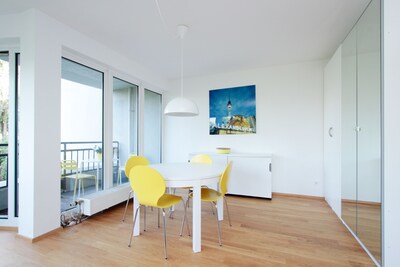 Bright apartment with water views - wheelchair accessible