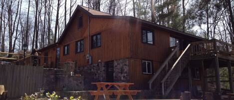 Loon Lake Lodge facing the lake.