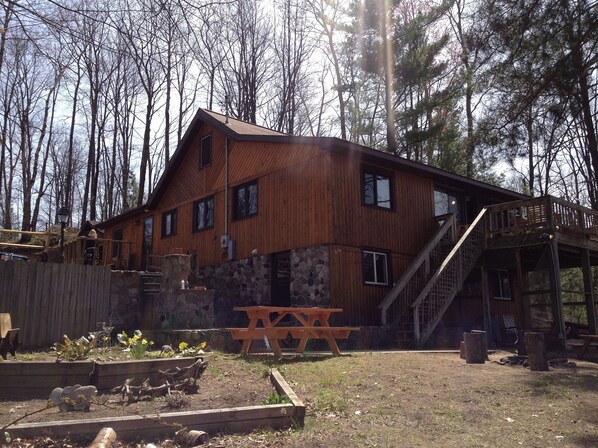 Loon Lake Lodge facing the lake.