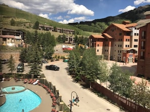 Grand Lodge unit @ Mt. Crested Butte! Awesome location: 2 minute walk to slopes!