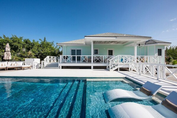 Welcome to Gumbo Limbo beach house!
