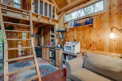 Timber-frame cottage in heart of rural Minnesota