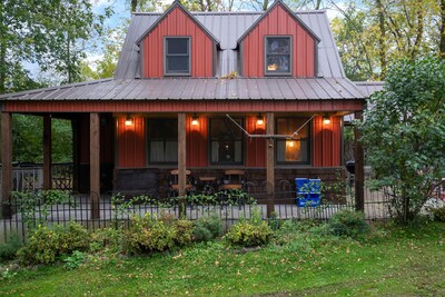 Timber-frame cottage in heart of rural Minnesota