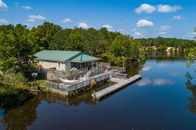 DuRant Rivah House -- 4 Bedroom/3 Bath With Pool, Dock & Boat Transportation
