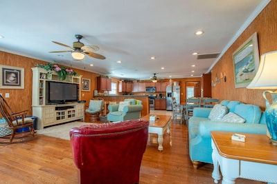 DuRant Rivah House -- 4 Bedroom/3 Bath With Pool, Dock & Boat Transportation