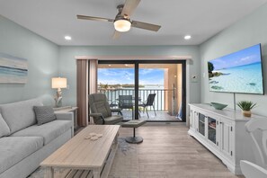 Living area has pullout queen size sofa