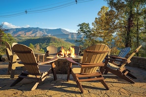Outdoor firepit