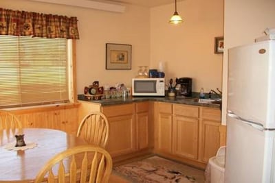 Located next to Custer State Park 2b2bth