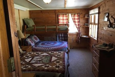 Located next to Custer State Park 2b2bth