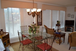 16CaboPl-Dining Area (1)