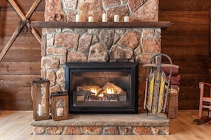 Gas fireplace 