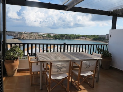 3 Bedroom Apartment with Marvelous View onto the sea.