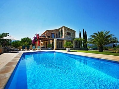 Hermosa familias 4 dormitorios villa de baño Gran piscina WIFI barbacoa Aire-Con