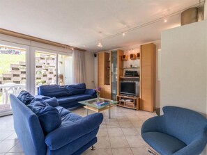 Möbel, Eigentum, Couch, Tabelle, Komfort, Interior Design, Wohnzimmer, Holz, Flooring, Studio Couch