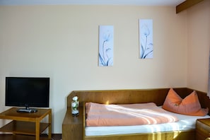 Wohn- und Schlafzimmer