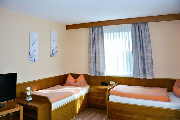 Wohn- und Schlafzimmer