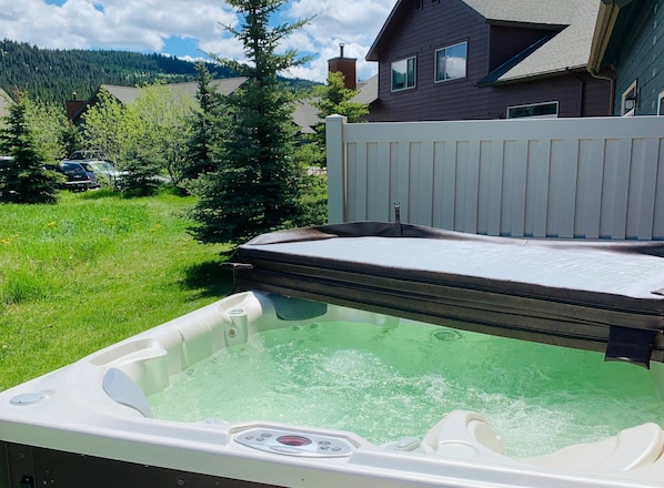 Bain à remous extérieur