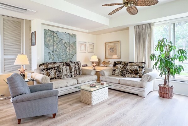 Bright and Cheerful Living room