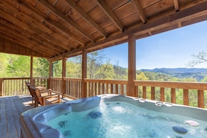 Hot Tub wtih a Mountain View