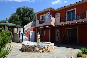 Kefalonia apartments:we hope,you'll enjoy your stay in our 1 bedroom apartments 