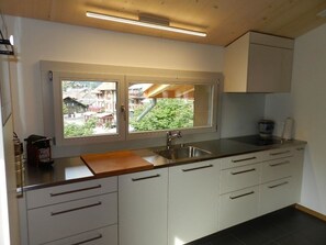 Cabinetry, Comptoir, Evier, Propriété, Évier, Meubles, Robinet, Cuisine, Tiroir, Bois