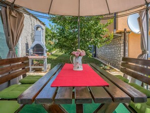 Green, Red, Leisure, Grass, Table, Tree, Furniture, Room, Flooring