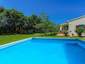 Property, Swimming Pool, Real Estate, House, Home, Estate, Residential Area, Building, Leisure, Grass