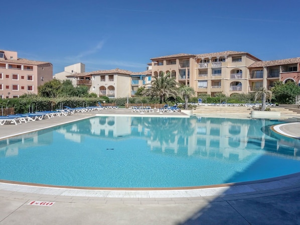 Swimming Pool, Property, Resort, Building, Town, Apartment, Vacation, Real Estate, Water, Hotel